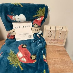 New Rae Dunn Christmas throw